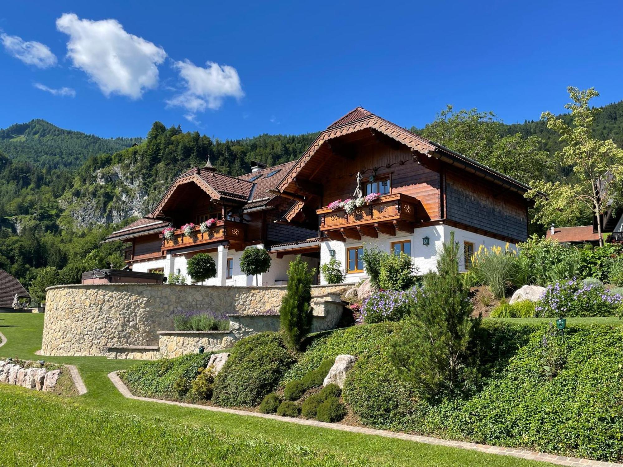 Ferienwohnung Schossleitner - Der Wohlfuehl-Ansitz Am Wolfgangsee Mit Weitblick Sankt Gilgen Extérieur photo